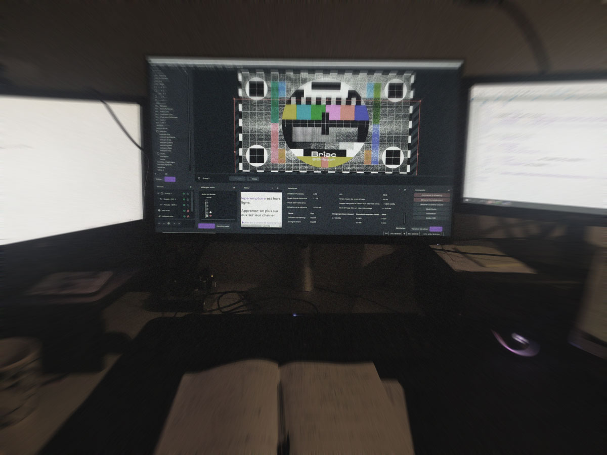 Bureau avec OBS affichant plusieurs caméras pour un stream multi-caméras